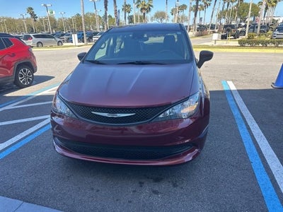 2023 Chrysler Voyager LX