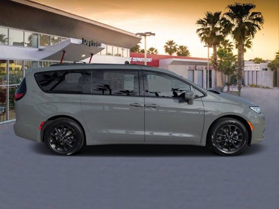 2021 Chrysler Pacifica Touring