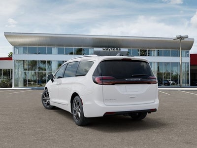 2027 Chrysler Pacifica Pinnacle