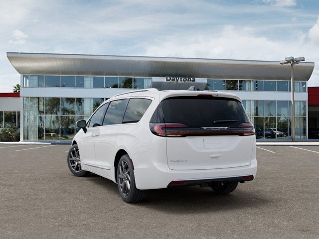 2027 Chrysler Pacifica Pinnacle