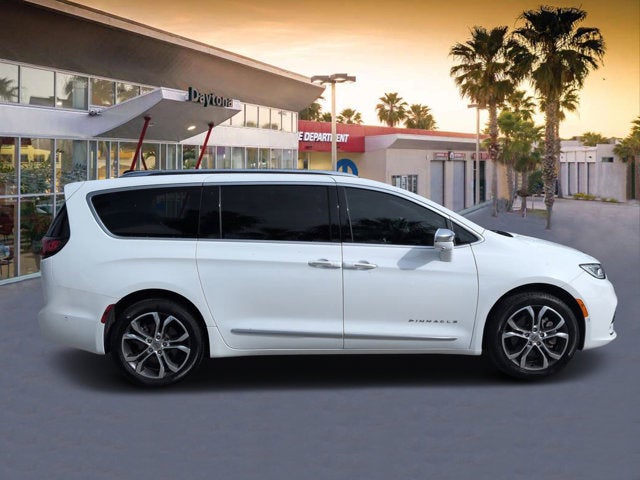 2024 Chrysler Pacifica Pinnacle