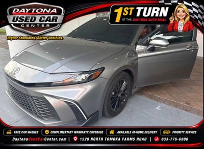 2025 Toyota Camry SE