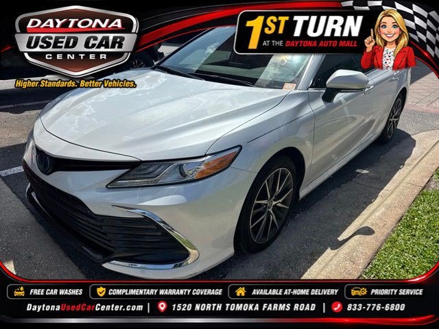 2022 Toyota Camry Hybrid XLE