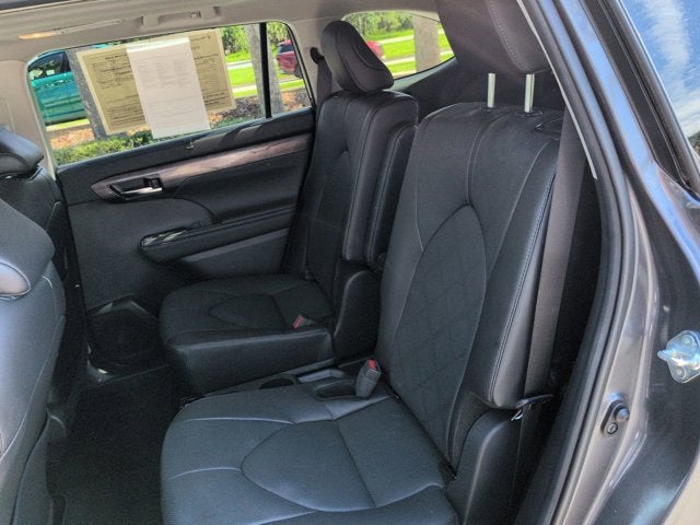 2024 Toyota Highlander Hybrid Platinum
