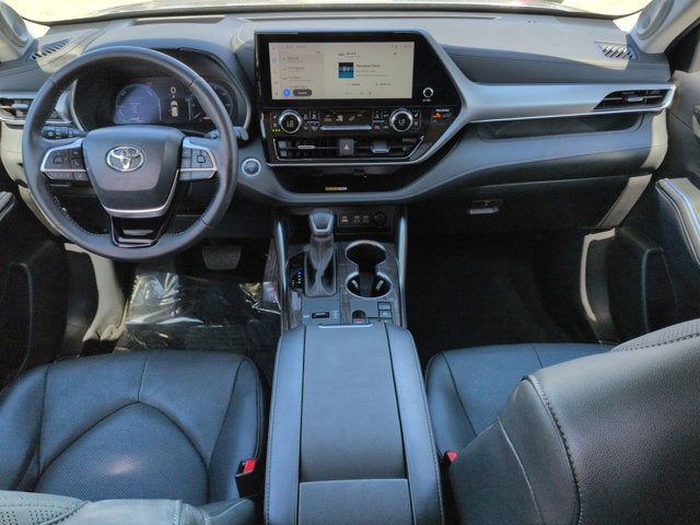 2024 Toyota Highlander Hybrid Platinum