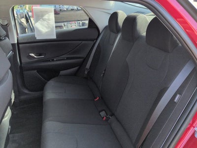 2025 Hyundai Elantra SE