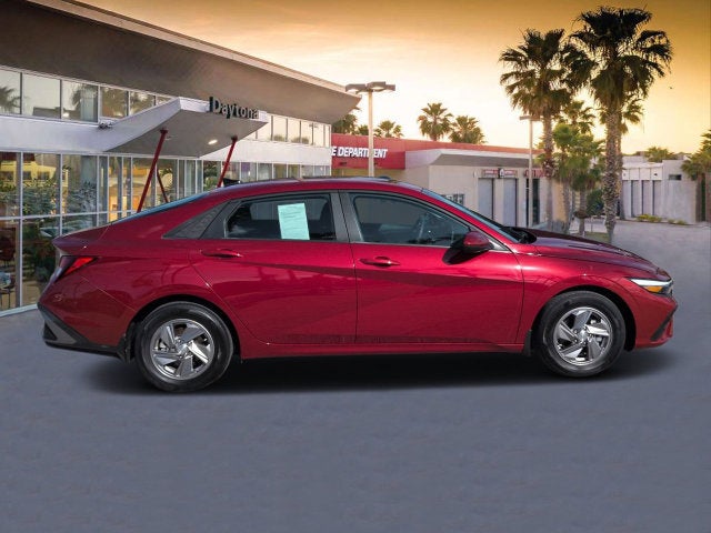 2025 Hyundai Elantra SE