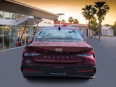 2025 Hyundai Elantra SE